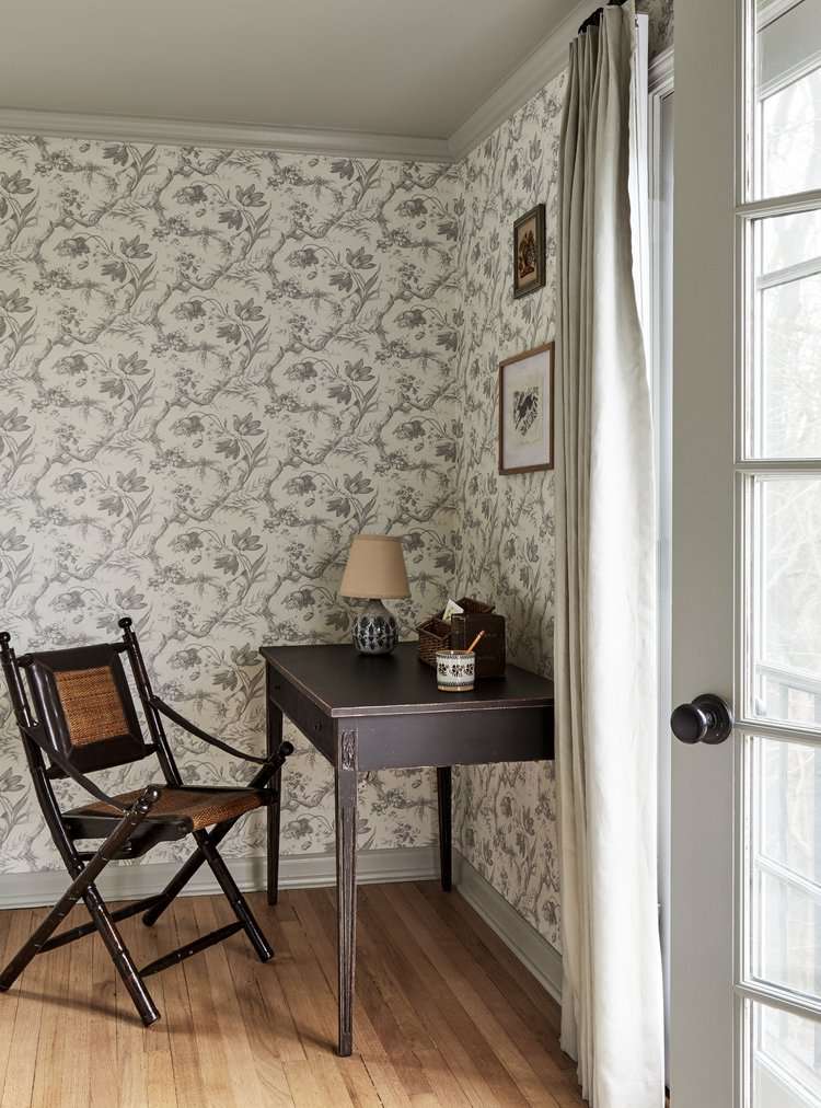 bedroom desk chair