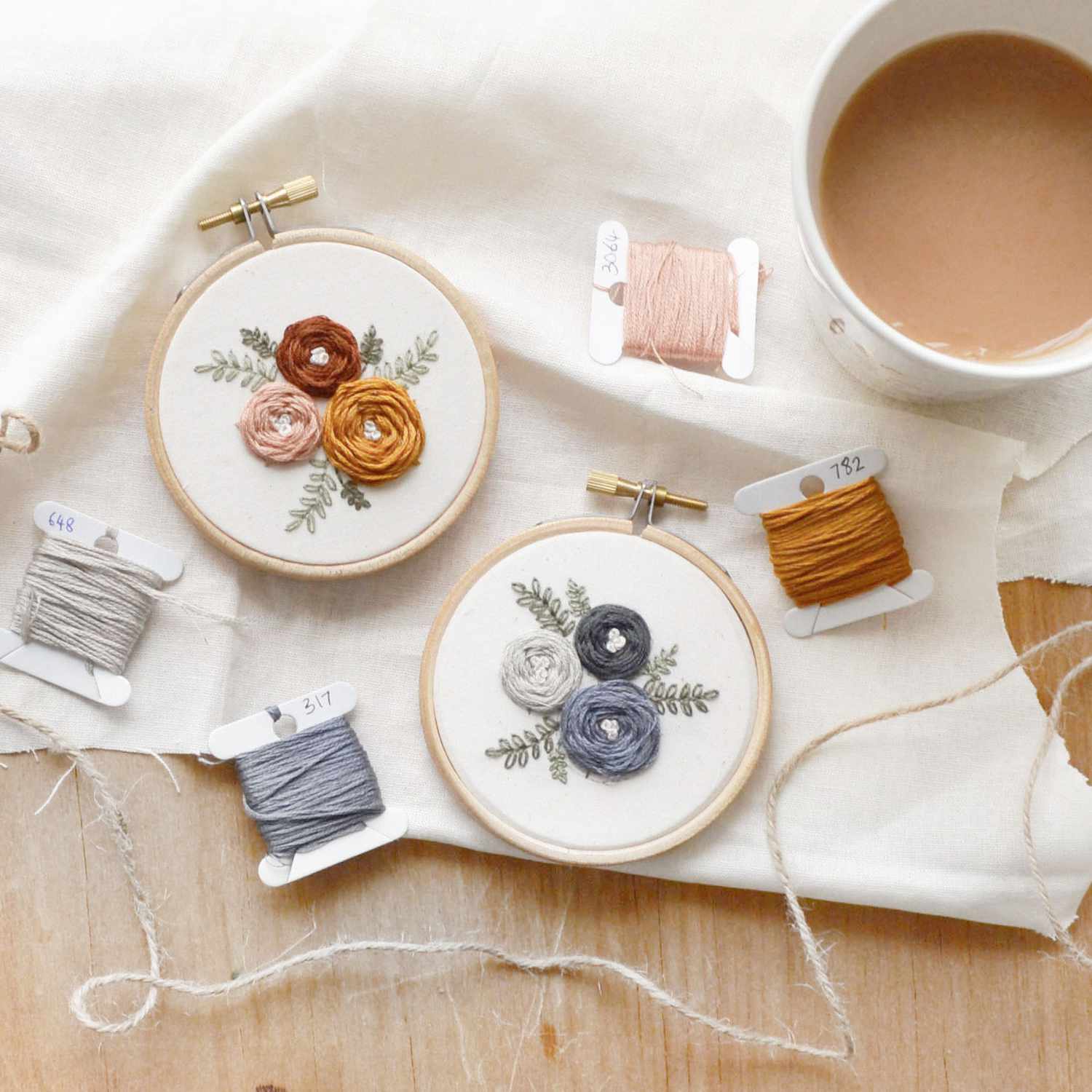 The Artists Lab, Floral Embroidery Craft Kit for Beginners